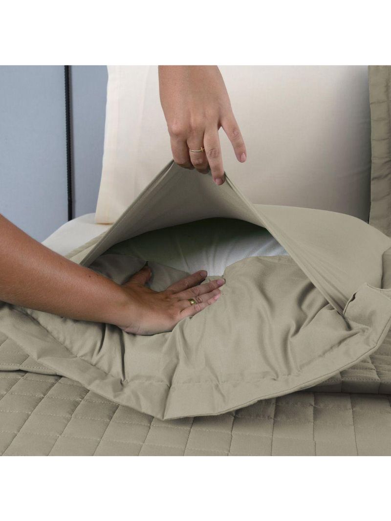 Kit Cobre Leito Colcha Bellini Casal Padrão Dupla Face Percal 300 Fios Textura Matelassê 3 Peças - Cáqui