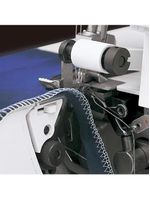 Máquina de costura overloque singer 6 pontos s0105 - branca