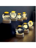 Luminária Galáxia 3d De Cristal Com Base De Madeira – Design Minimalista E Sofisticado
