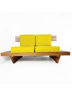 Sofá 2 Lugares Xangai Madeira Nobre Amarelo Sala Moderna