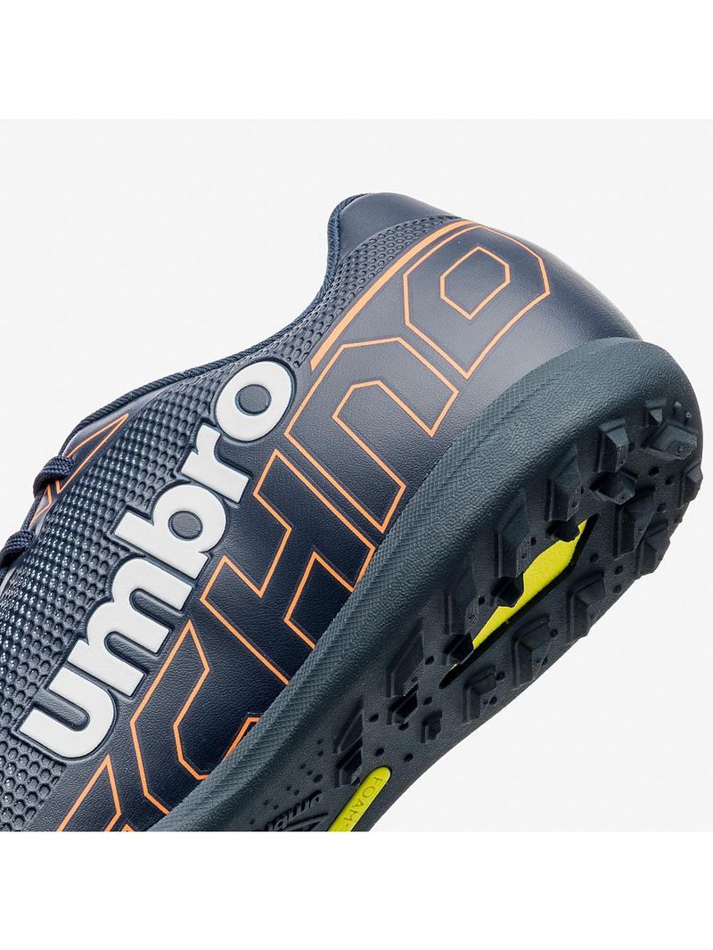 Chuteira society umbro techno