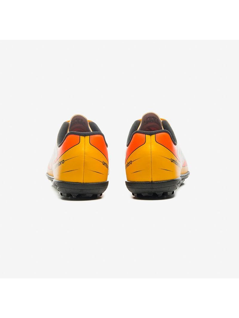 Chuteira society umbro prisma+