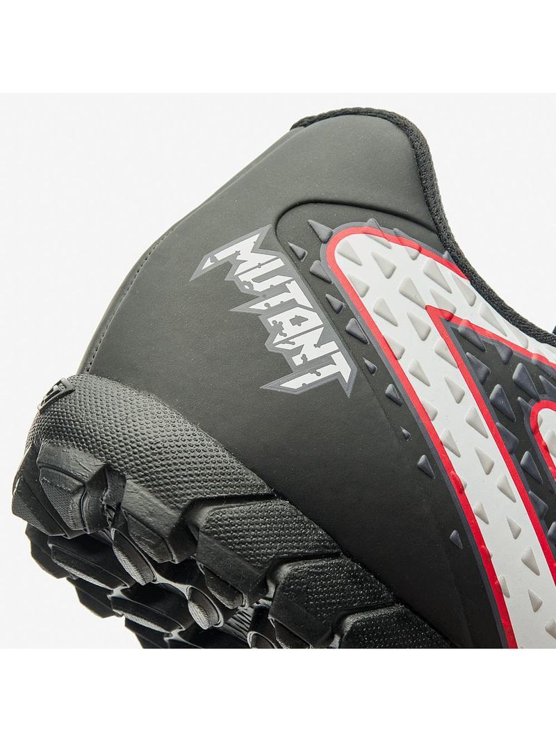 Chuteira society umbro mutant