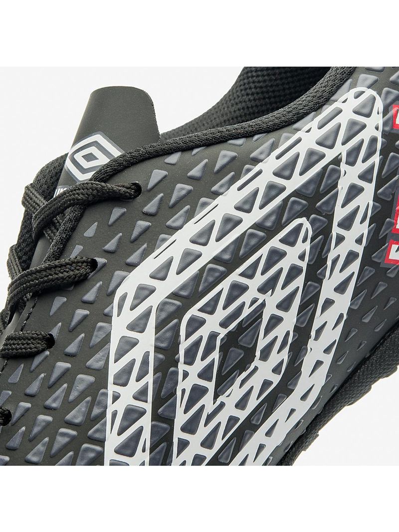 Chuteira society umbro mutant