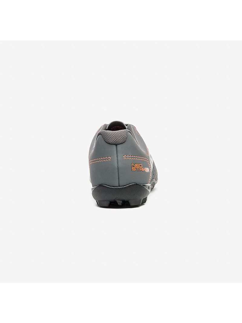 Chuteira society umbro neo striker