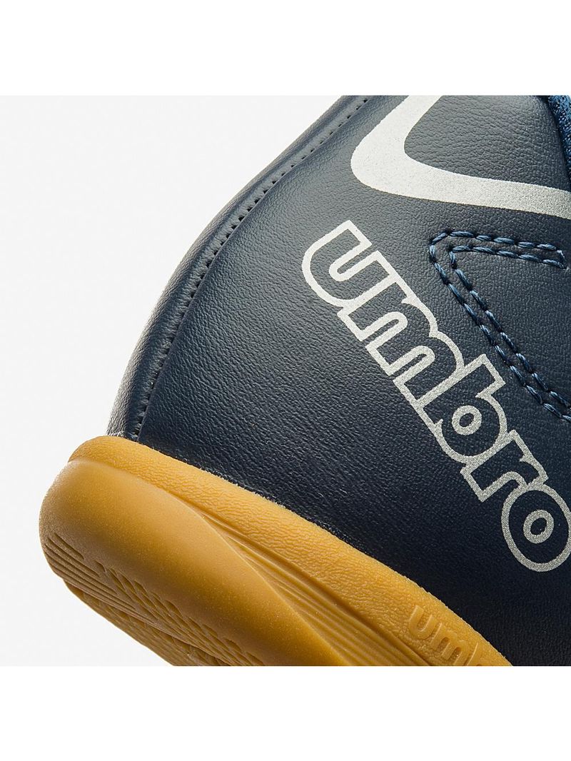 Chuteira futsal umbro class