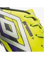 Chuteira campo umbro prisma+