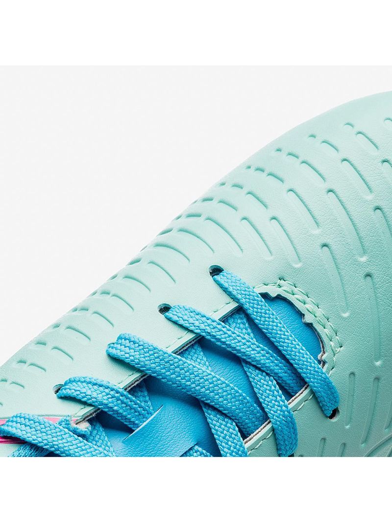 Chuteira campo umbro score