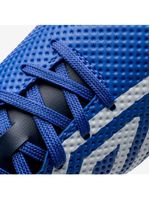 Chuteira campo umbro force