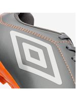 Chuteira campo umbro class