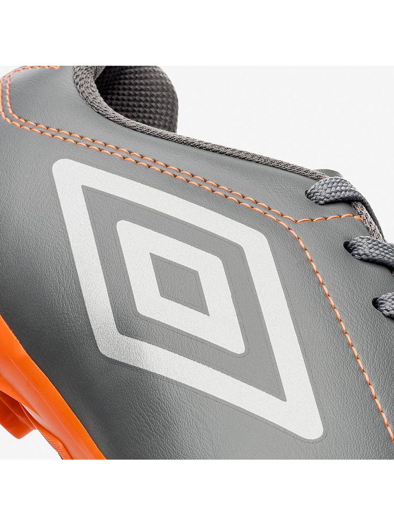 Chuteira campo umbro class