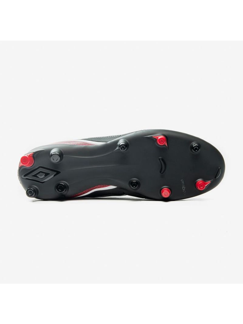 Chuteira campo umbro attak eternal