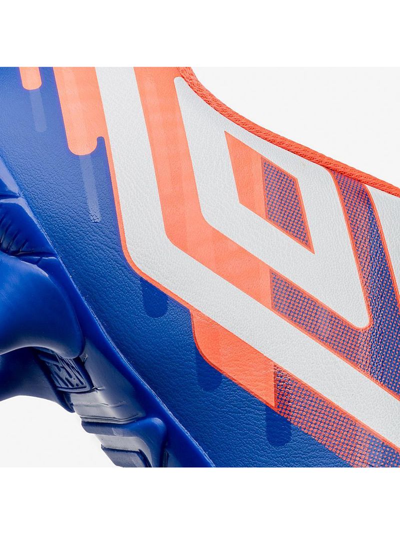 Chuteira campo umbro action