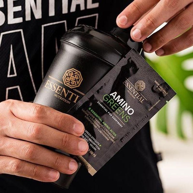 Alimentar em Pó Essential Nutrition Amino Greens para Recuperação Muscular Sachê 8G