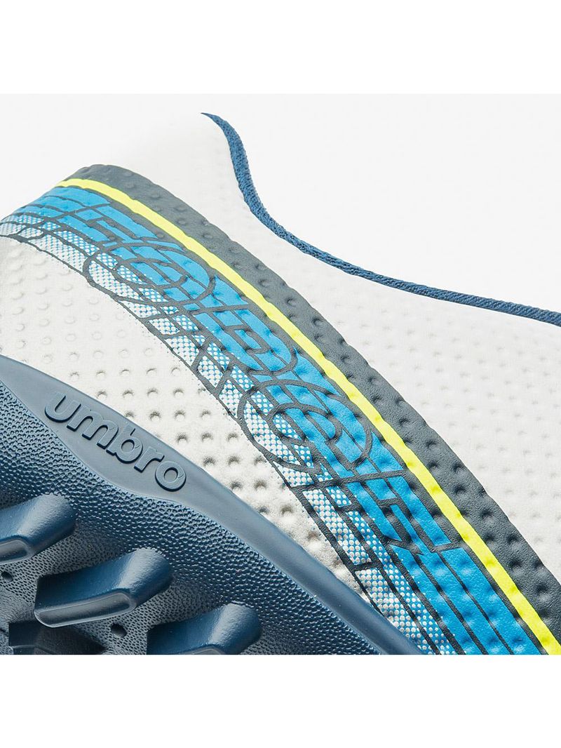 Chuteira society umbro force