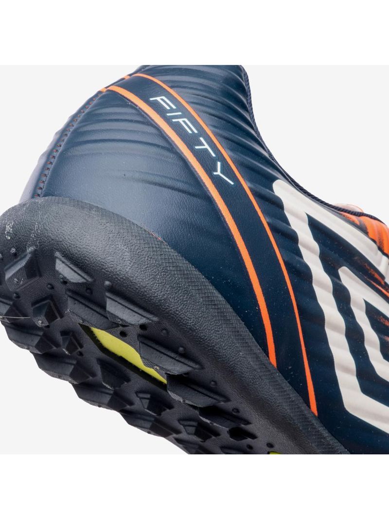 Chuteira society umbro fifty v