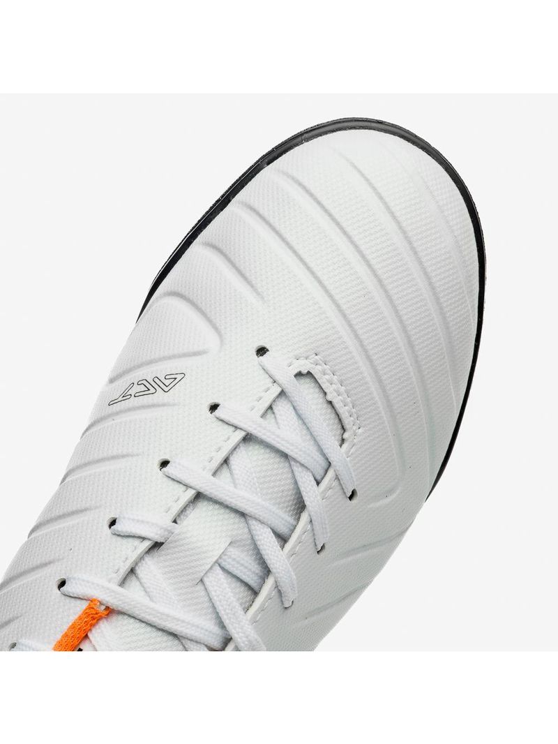 Chuteira society umbro fifty vi league