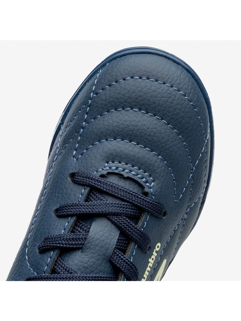 Chuteira society umbro class footballer jr