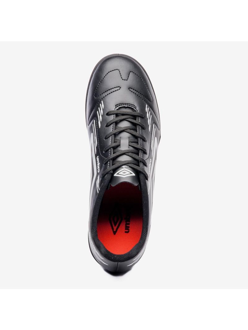 Chuteira society umbro brave