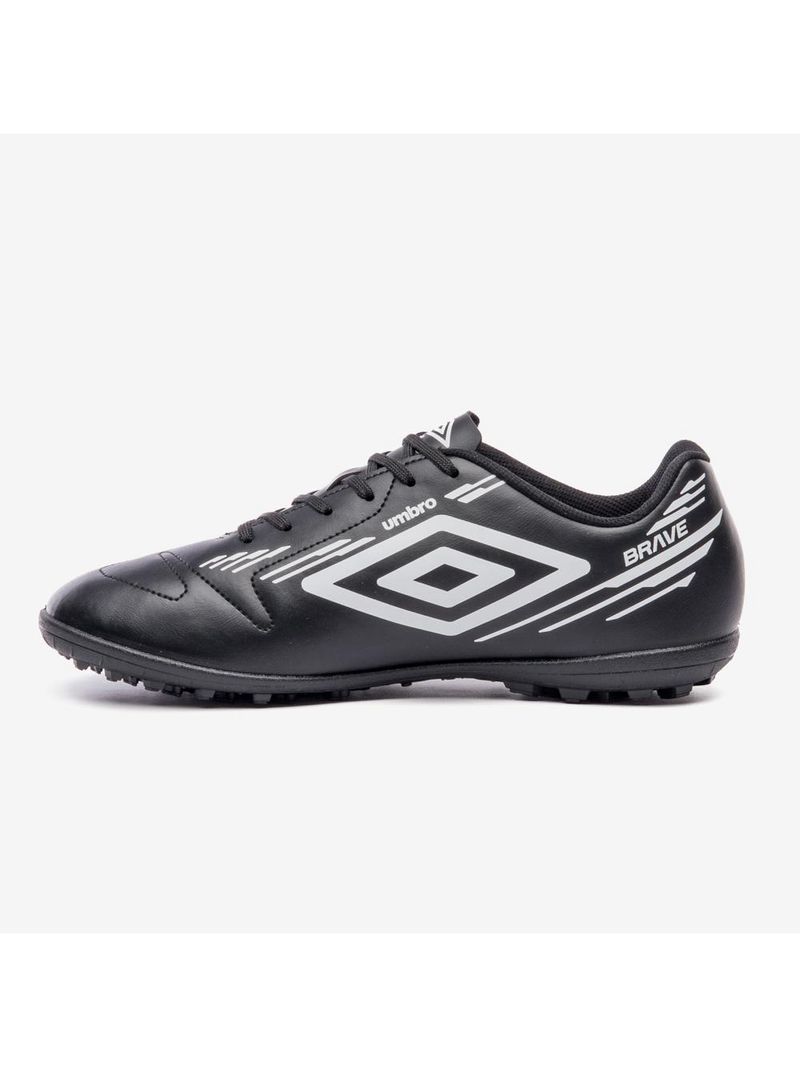 Chuteira society umbro brave