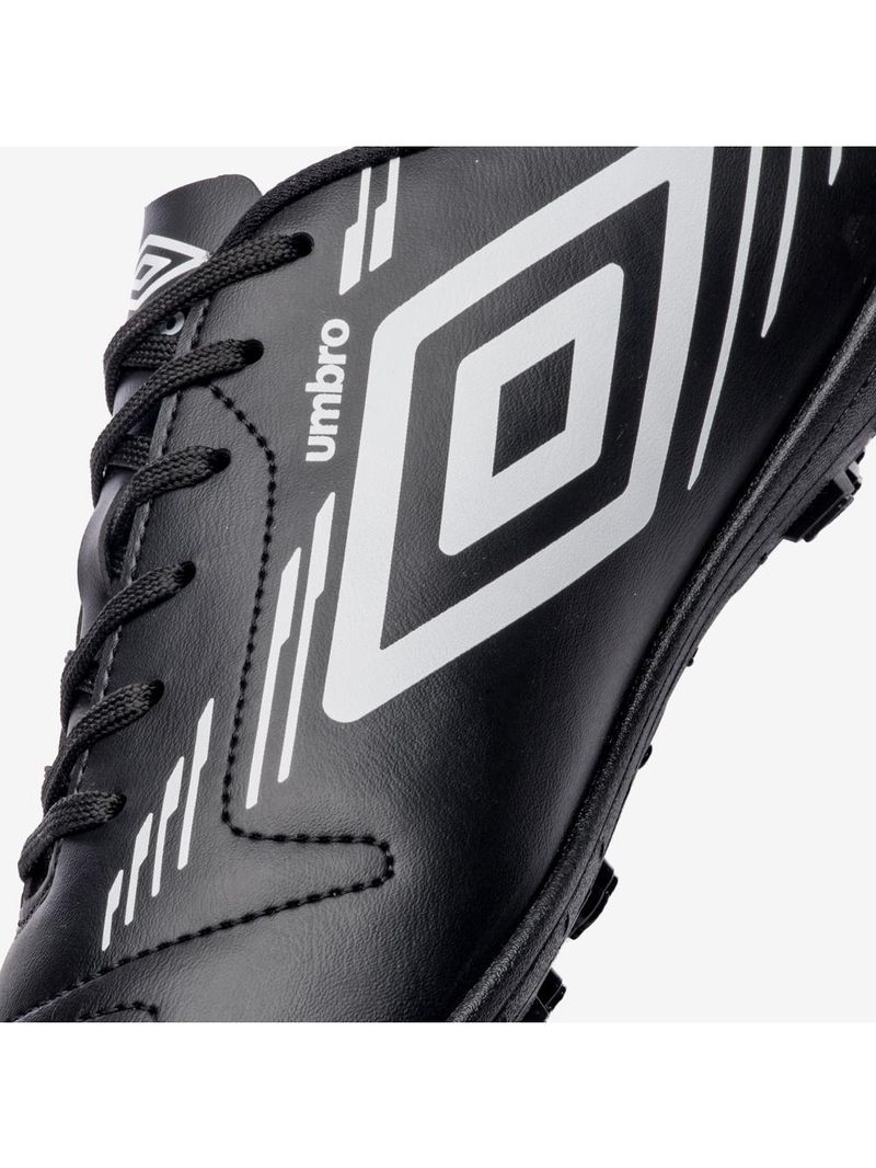 Chuteira society umbro brave