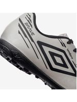 Chuteira society umbro brave jr