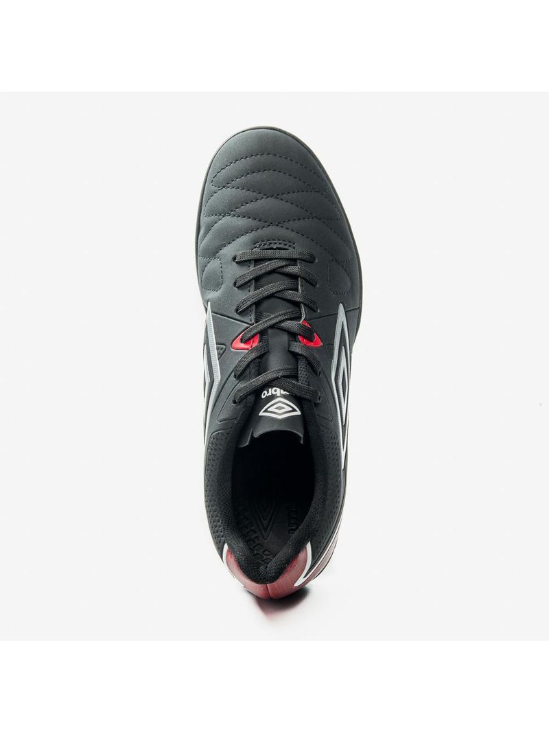 Chuteira society umbro attak eternal