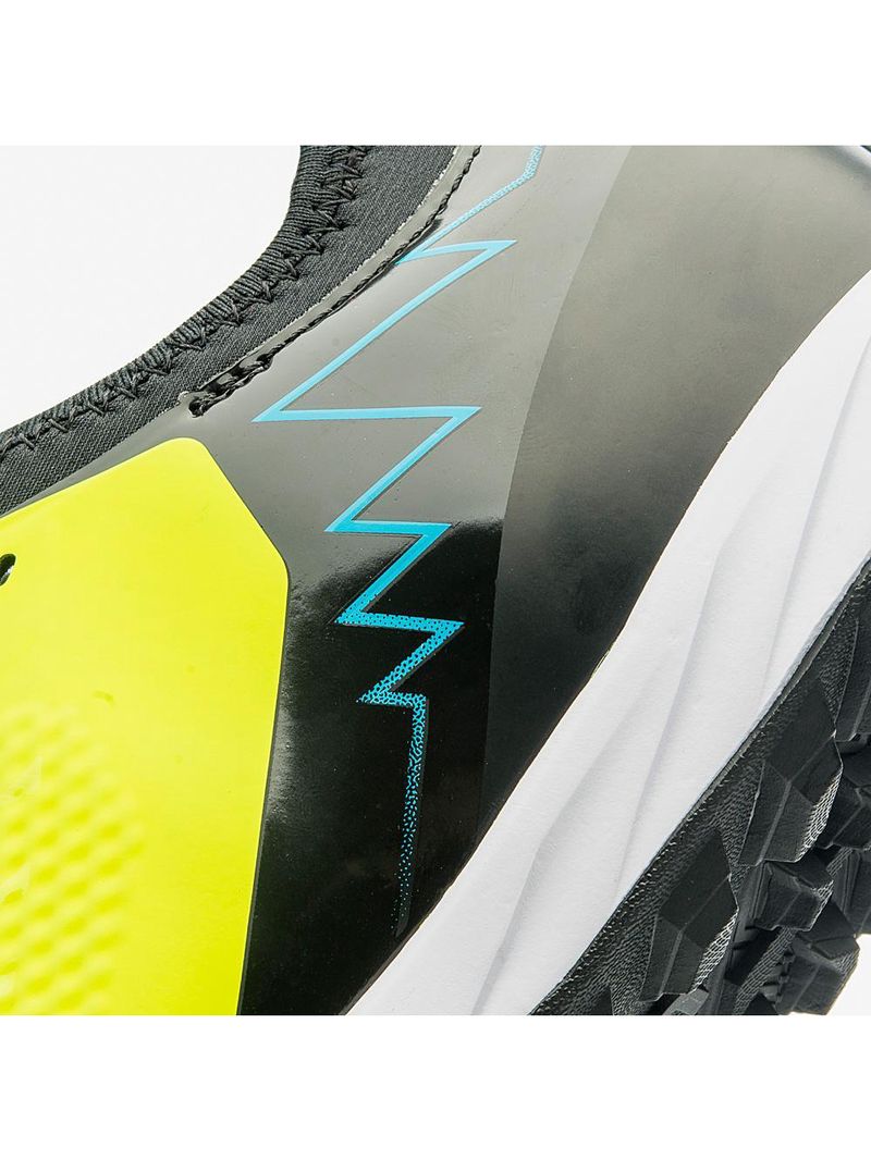 Chuteira society umbro adamant top speed club