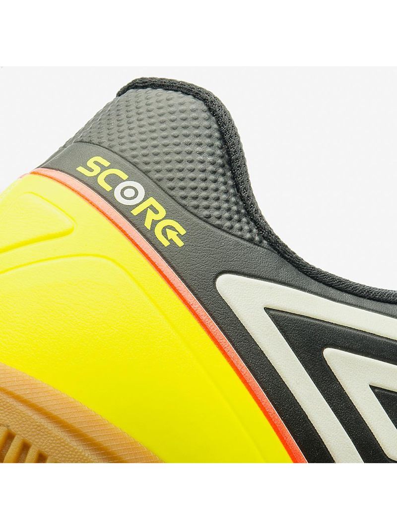 Chuteira futsal umbro score