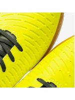 Chuteira futsal umbro score