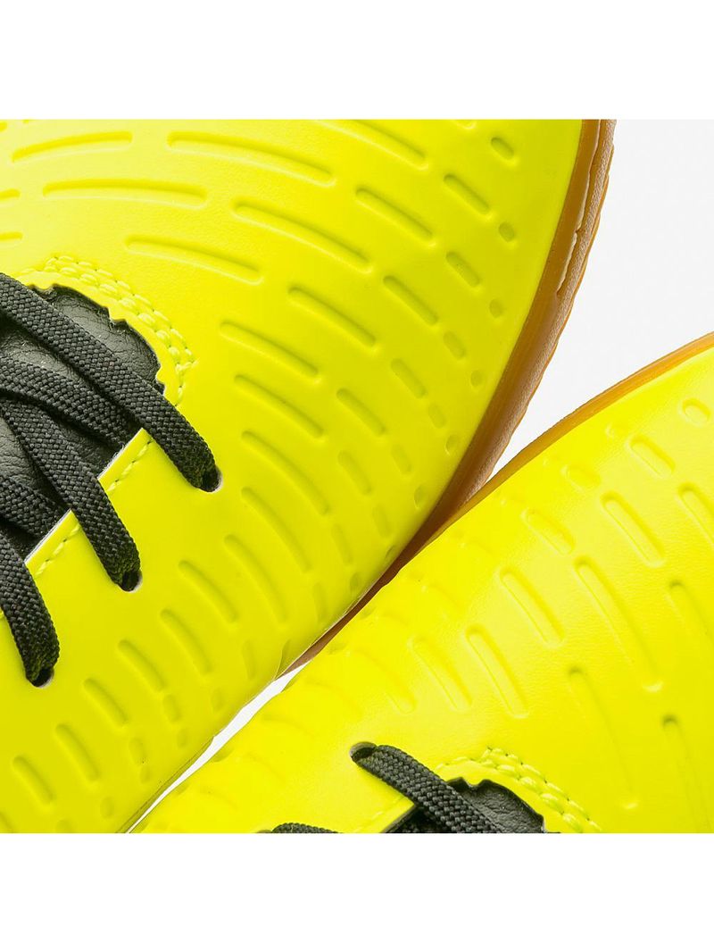 Chuteira futsal umbro score
