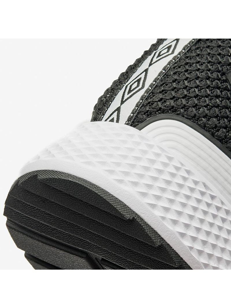 Tênis umbro trainer