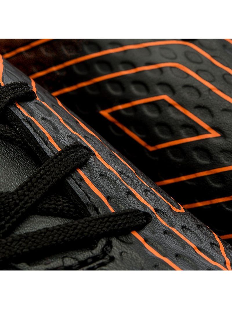 Chuteira society umbro warskin