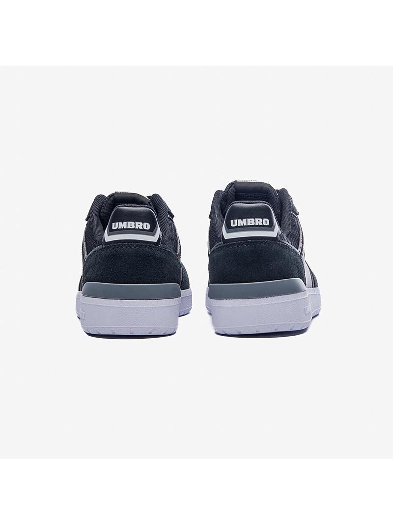 Tênis umbro essential