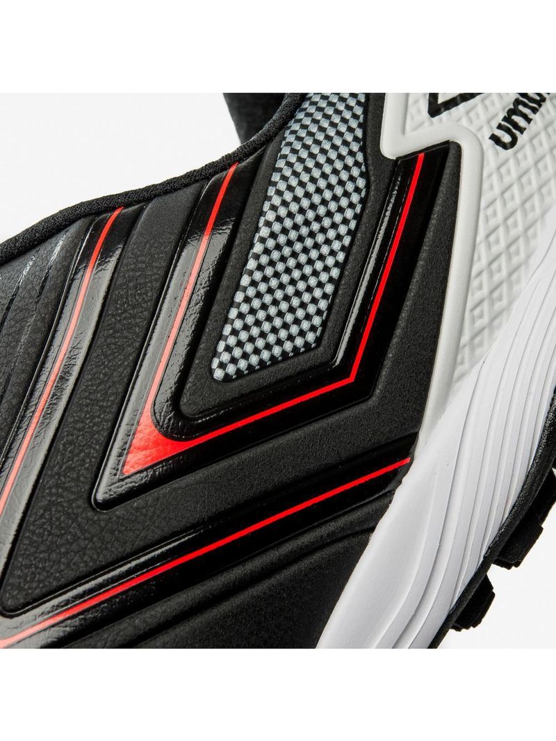 Chuteira society umbro pro 5 bump club