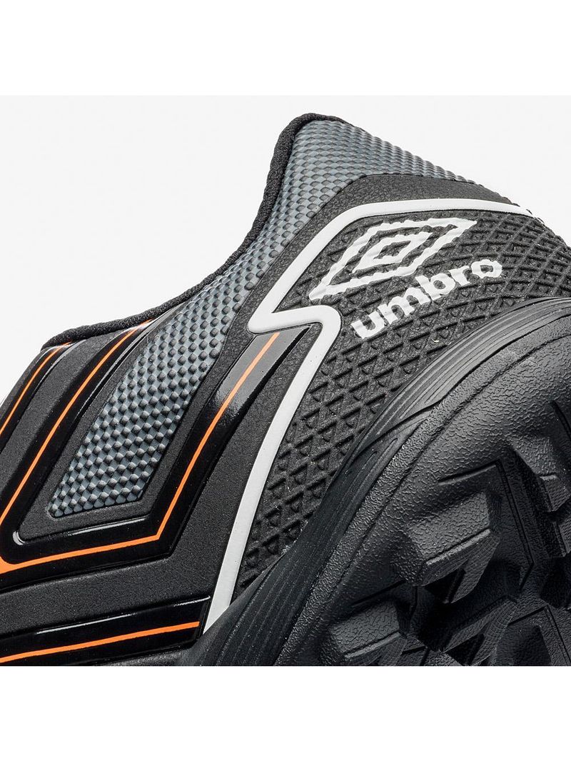 Chuteira society umbro pro 5 bump club