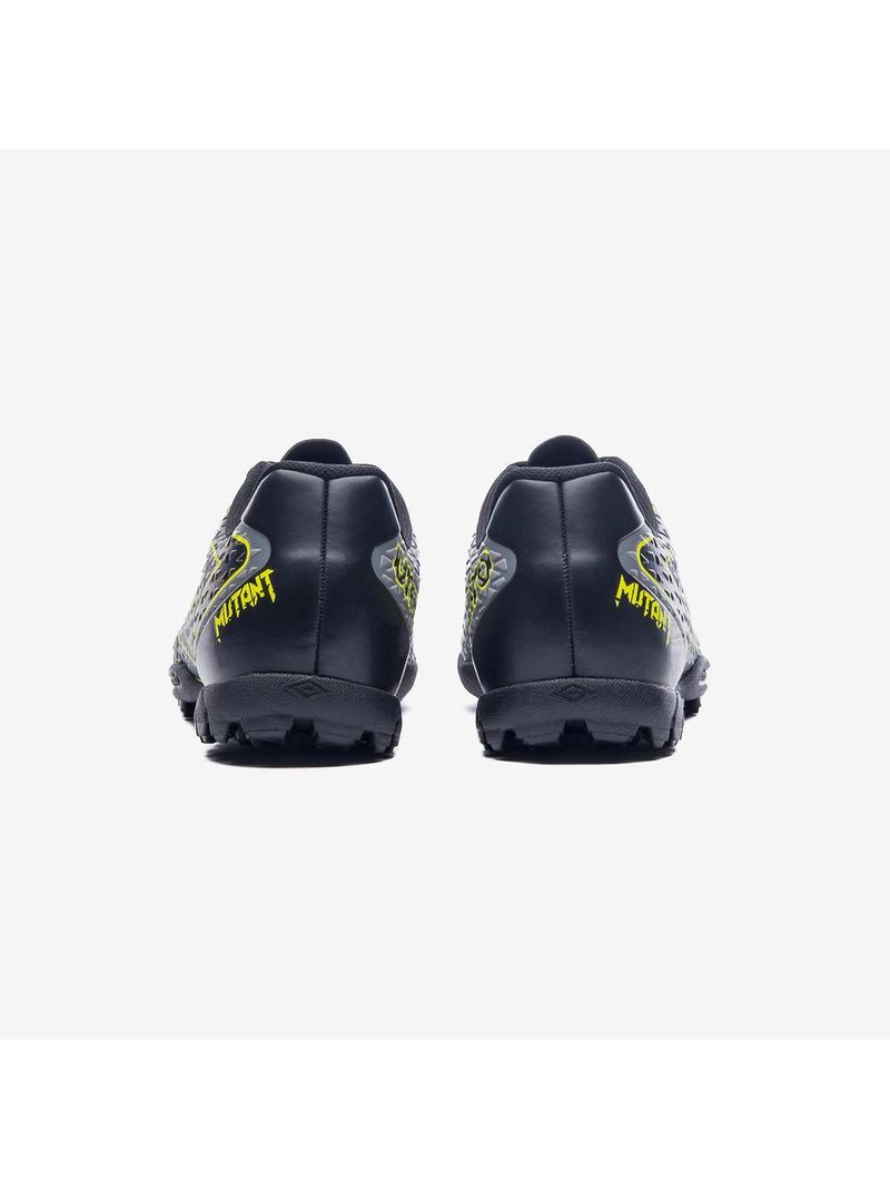 Chuteira society umbro mutant