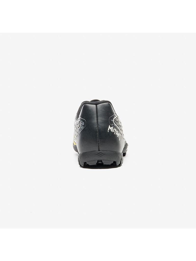 Chuteira society umbro mutant
