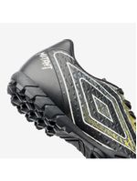 Chuteira society umbro mutant