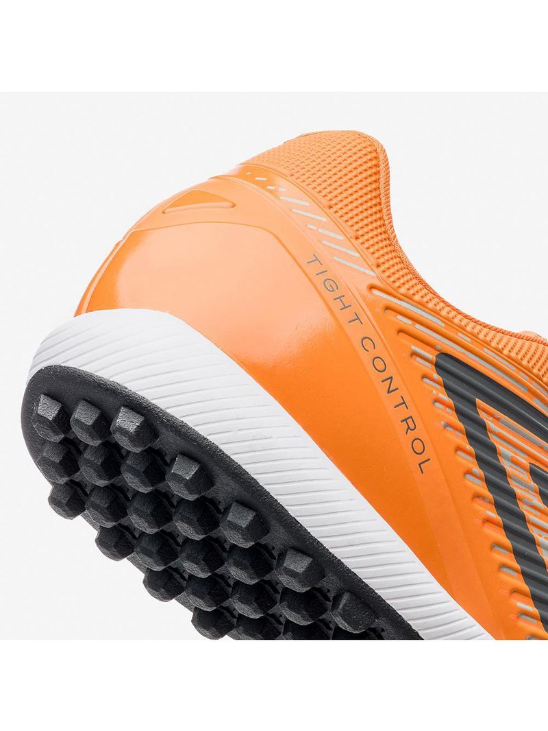Chuteira society umbro gravity