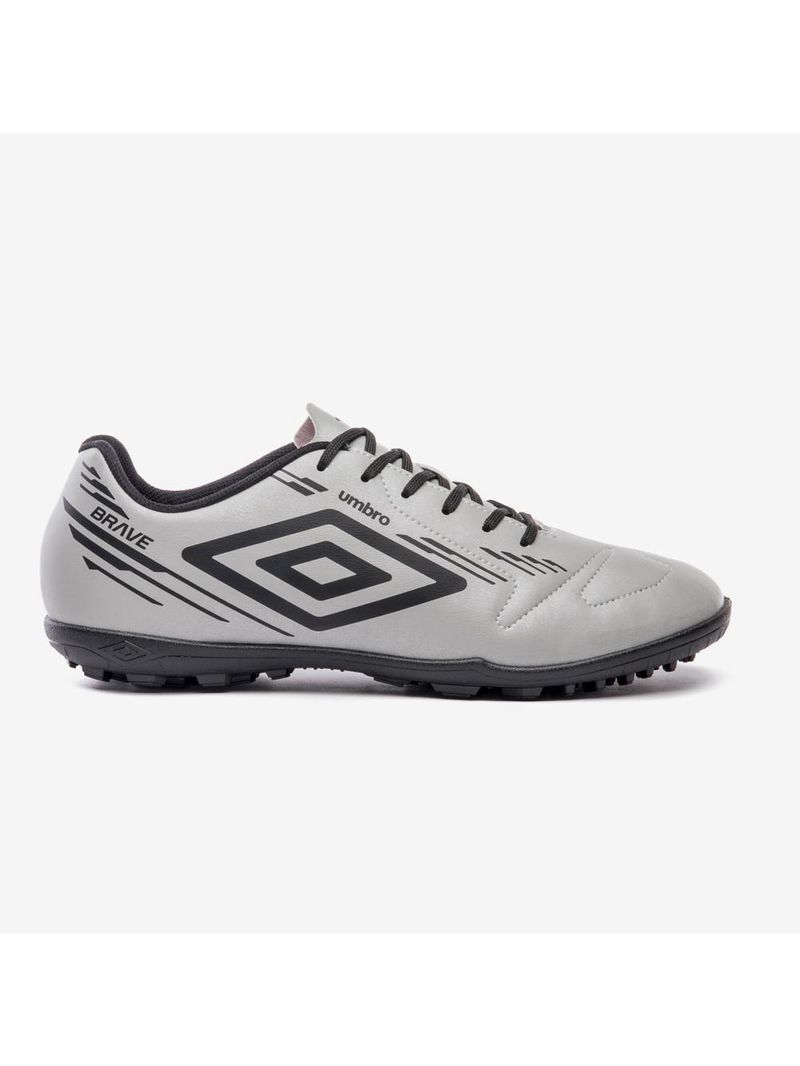 Chuteira society umbro brave