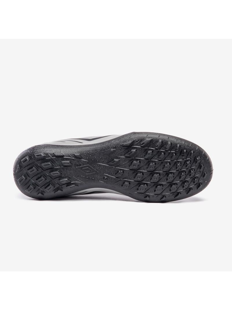 Chuteira society umbro brave