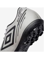 Chuteira society umbro brave