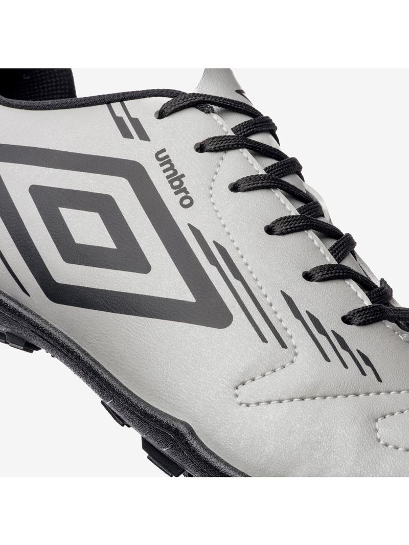 Chuteira society umbro brave