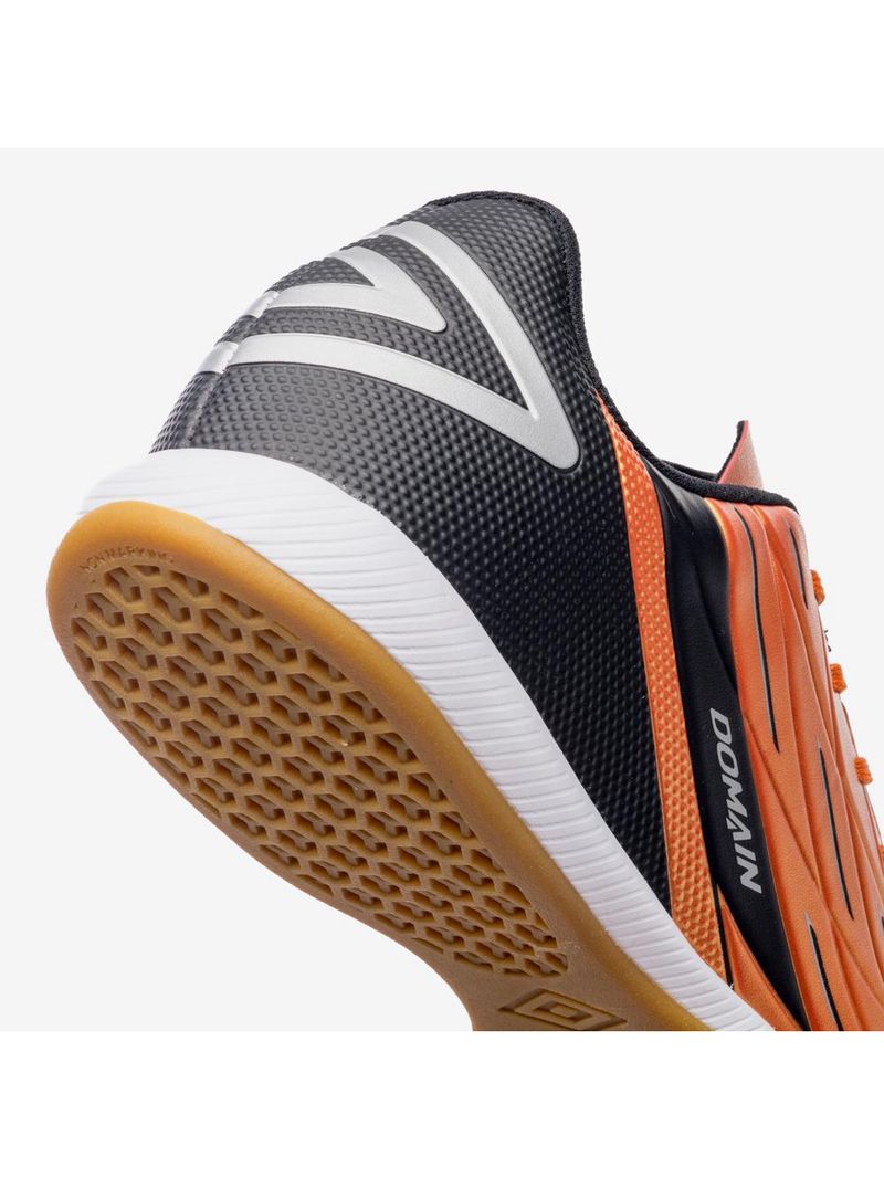 Chuteira futsal umbro domain