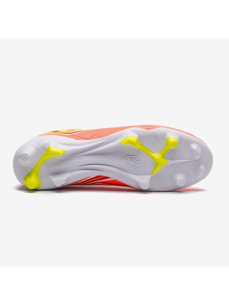 Chuteira campo umbro score