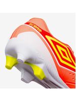 Chuteira campo umbro score