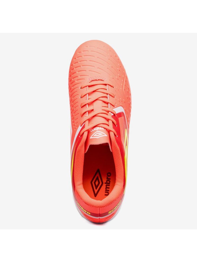 Chuteira campo umbro score