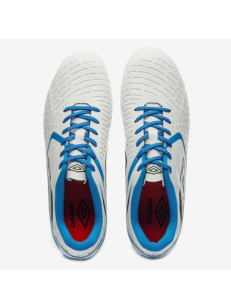 Chuteira campo umbro score