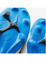 Chuteira campo umbro score